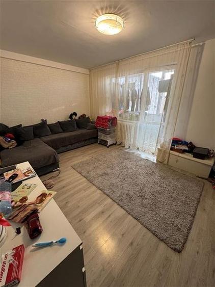Apartament cu 4 camere decomandat în Brâncoveanu
