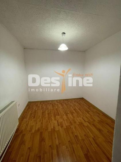 Casă individuală cu 3 camere cu Canalizare în Rahova