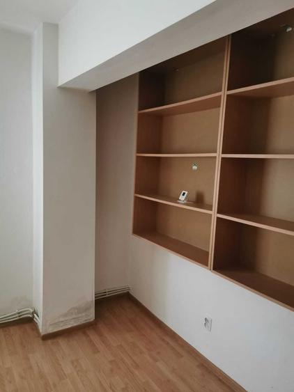 Garsonieră decomandată în Energiei