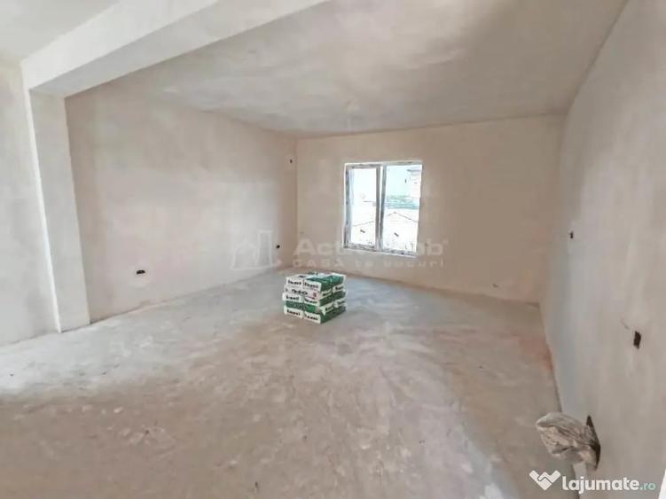 Casă cu 4 camere cu Teren 200 Mp în Prelungirea Ghencea