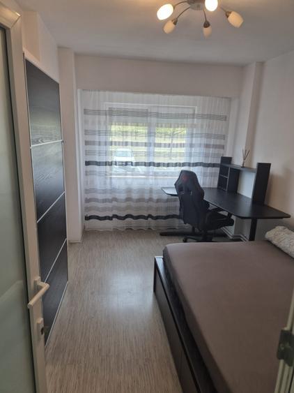 Apartament cu 3 camere decomandat, mobilat în Crângași