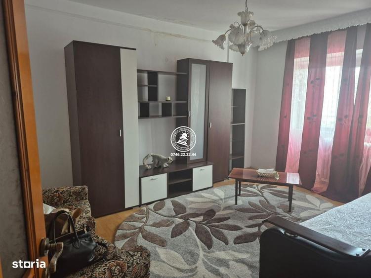 Apartament cu 3 camere decomandat în Păcurari