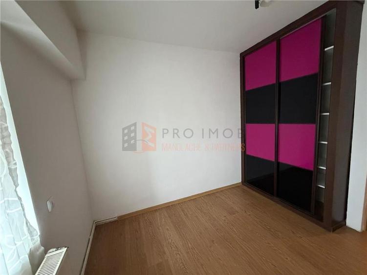 Apartament cu 4 camere decomandat, mobilat în 1 Decembrie