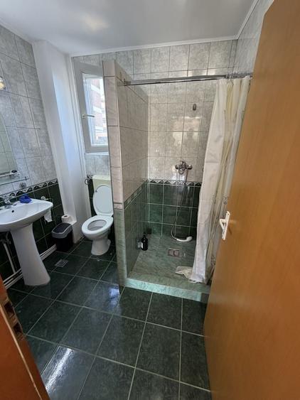Casă cu 4 camere cu Teren 500 Mp în Florești