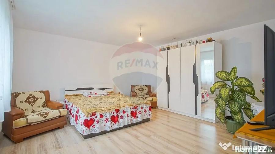 Casă cu 2 camere cu Teren 380 Mp în Podu Oltului