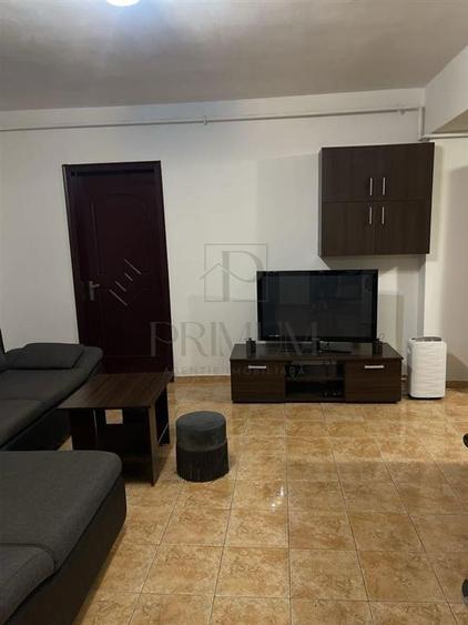 Apartament cu 3 camere decomandat în Telegrafului