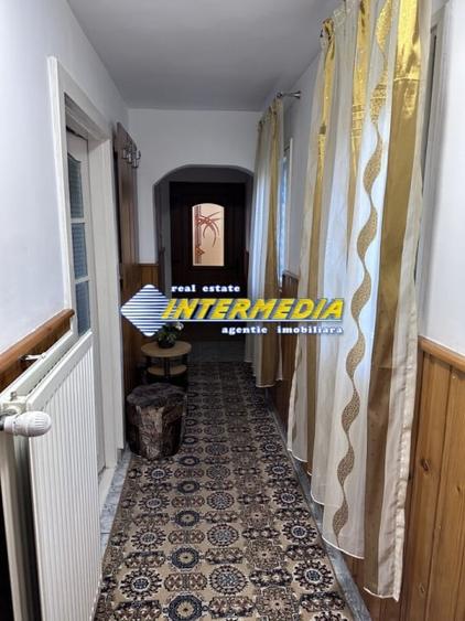 Casă individuală cu 6 camere decomandat cu Canalizare în Cetate