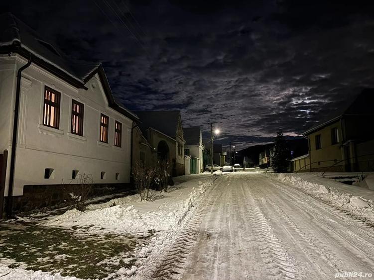 Casă cu 3 camere cu Teren 1400 Mp în Amnaș