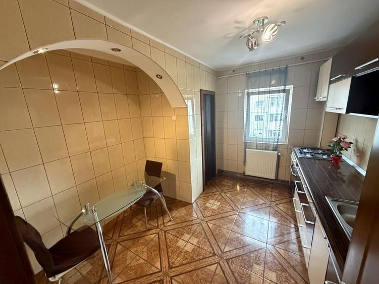 Apartament cu 2 camere decomandat în Pajura