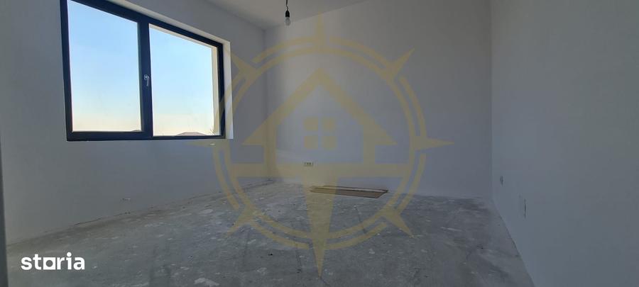 Casă cu 4 camere cu Teren 250 Mp în Odăile