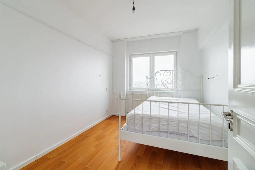 Apartament cu 3 camere decomandat în Giurgiului