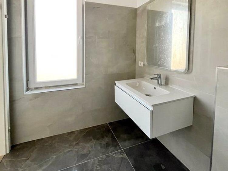 Duplex cu 3 camere cu Canalizare în Covaci