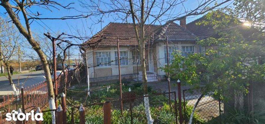 Casă cu 4 camere cu Teren 240 Mp în Chieșd
