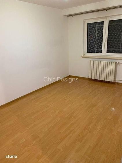 vand apartament 3 camere in zona Ciresica Tomis Nord