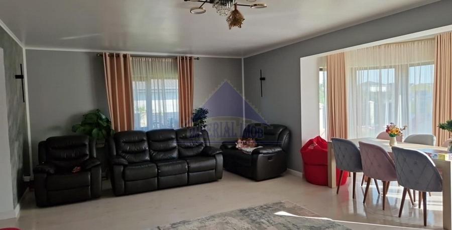 Casă individuală cu 4 camere cu Teren 780 Mp în Spătaru