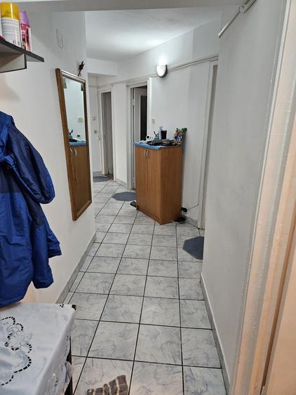 Apartament cu 4 camere decomandat în Răcăștia