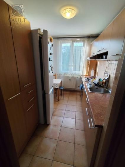 APARTAMENT 4 CAMERE-DECOMANDAT-2 BAI-ETAJ 4/4-BLOC REABILITAT-RAHOVA - 12