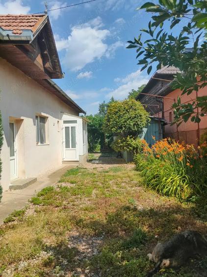 Casă cu 2 camere cu Teren 792 Mp în Florești