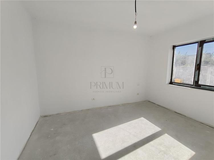 Duplex cu 4 camere cu Canalizare în Moșnița Nouă