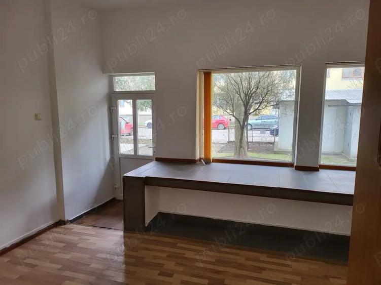 Spațiu comercial, de 20 mp, în Central