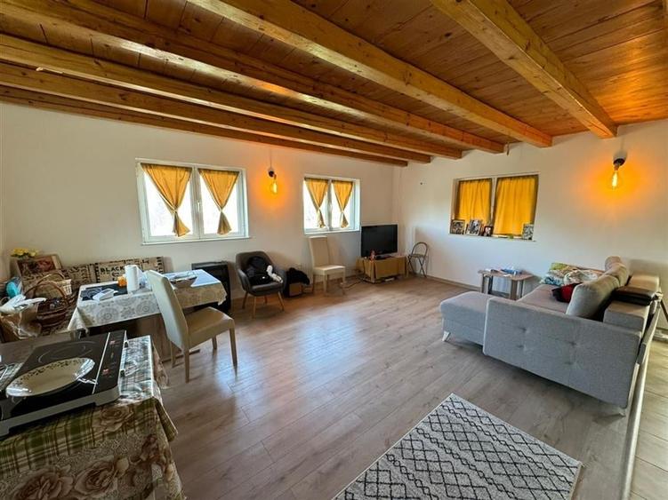 Casă individuală cu 3 camere cu Teren 1020 Mp în Vadu Roșca
