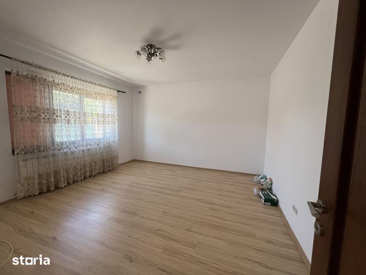 Casă cu 7 camere cu Teren 1900 Mp în Cornetu
