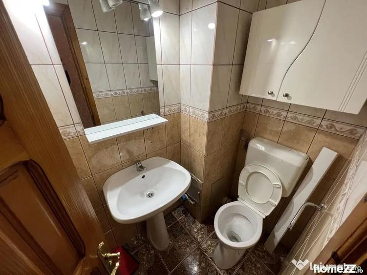 Apartament cu 3 camere decomandat în Casa de Cultură