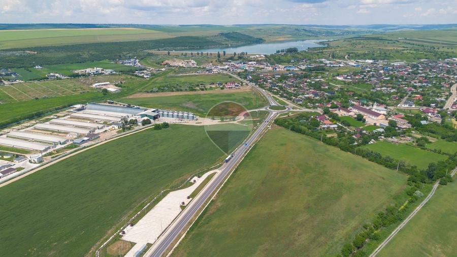Teren agricol extravilan de 8248 mp, în Zorleni