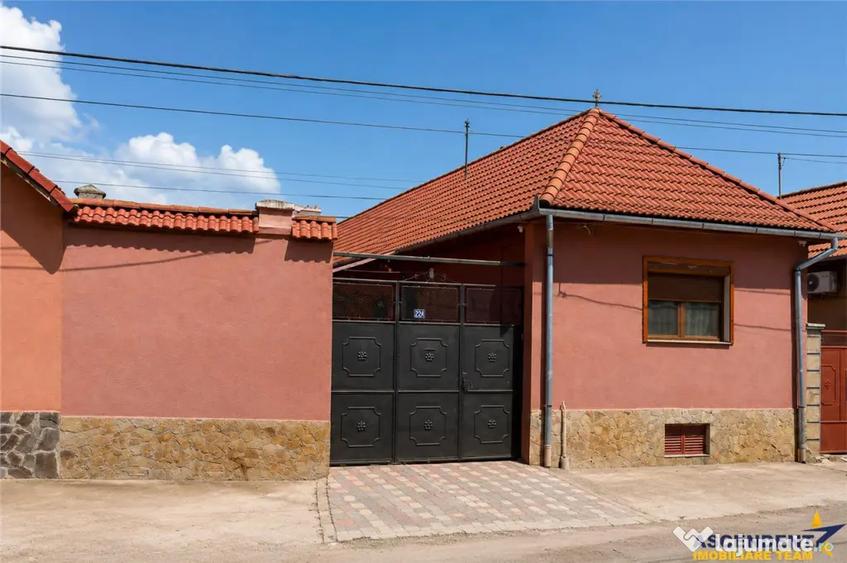 Casă cu 4 camere cu Teren 919 Mp în Sânpetru