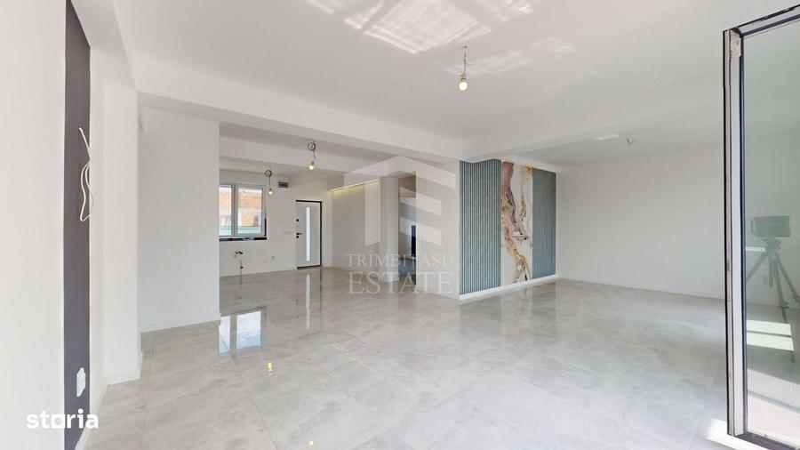 Casă cu 4 camere decomandat în Central