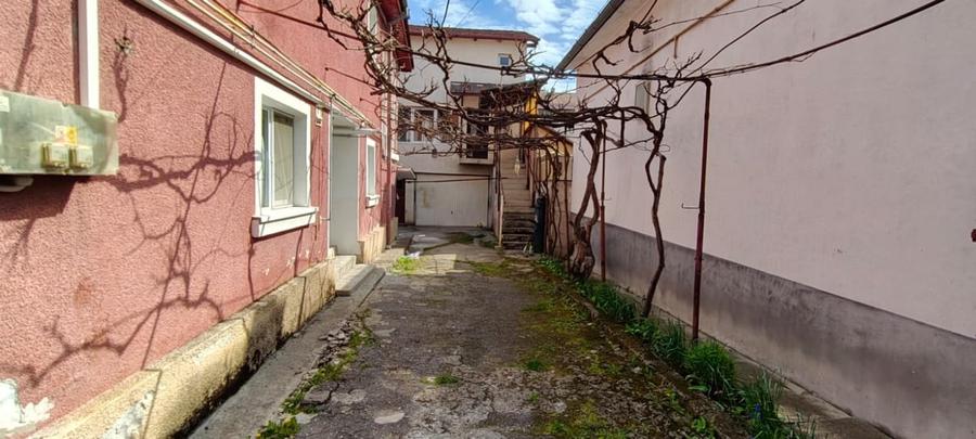Casă individuală cu 7 camere cu Canalizare în Dârste