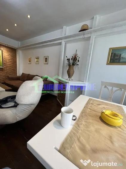 Apartament cu 4 camere decomandat în Central