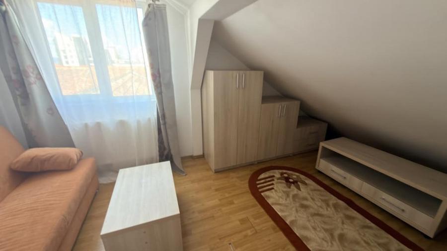 Apartament cu 2 camere semidecomandat în Calea Dumbrăvii