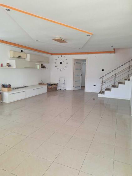 Casă cu 4 camere în Bogonos
