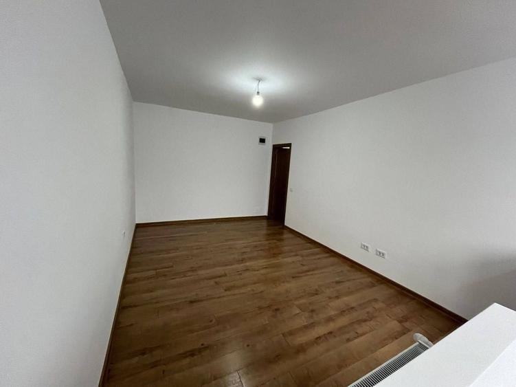 Casă cu 2 camere decomandat în Central