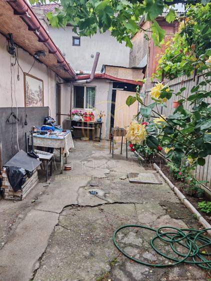 Casă individuală cu 3 camere cu Canalizare în Apărătorii Patriei