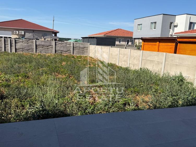 Duplex cu 4 camere cu Canalizare în Remetea Mare