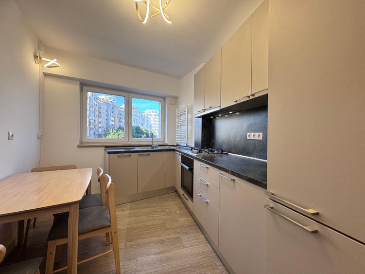 Apartament cu 4 camere decomandat în Iancului