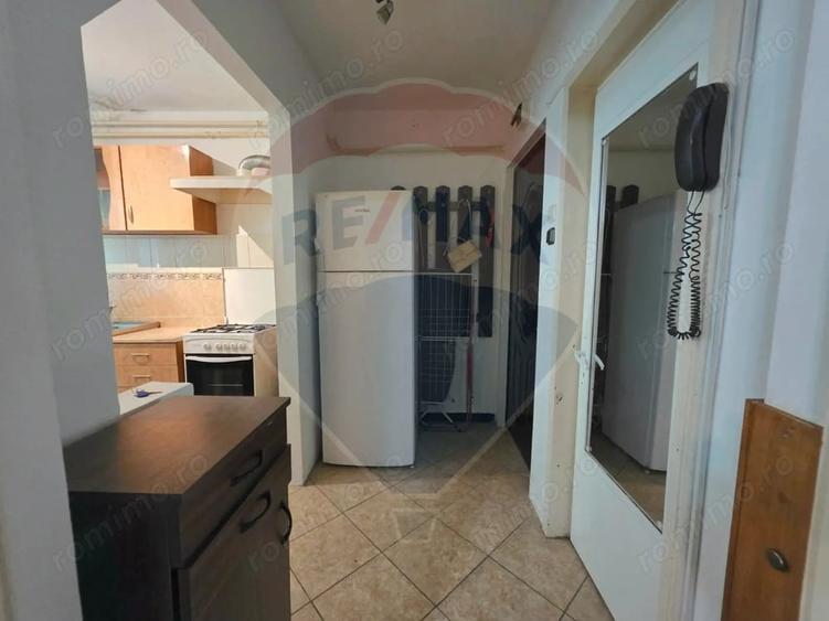 Apartament cu 2 camere semidecomandat în Cornișa
