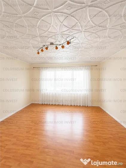 Casă cu 5 camere cu Teren 500 Mp în Răcădău