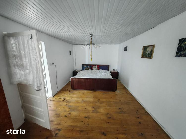 Casă cu 8 camere cu Teren 1150 Mp în Blăgești