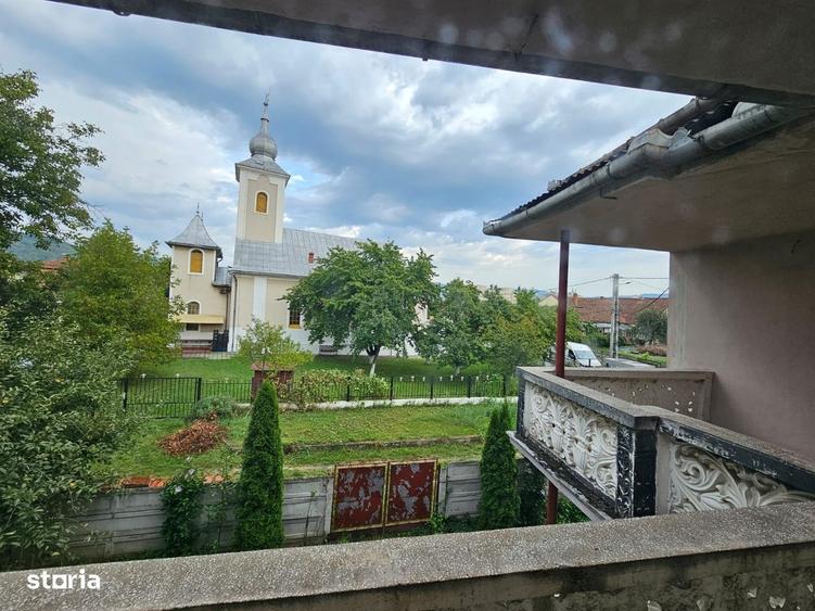 Casă cu 4 camere în Central