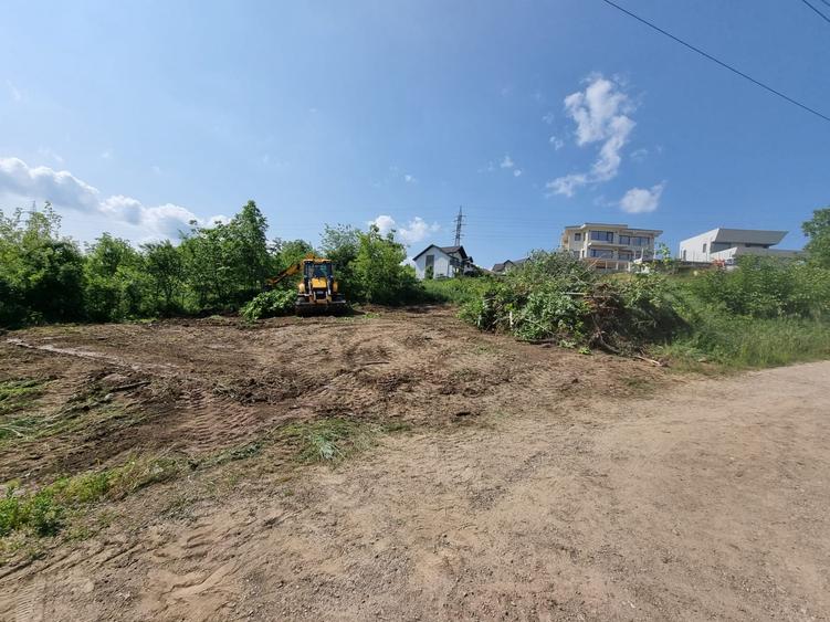 Teren Construcții intravilan de 719 mp, în Bucium