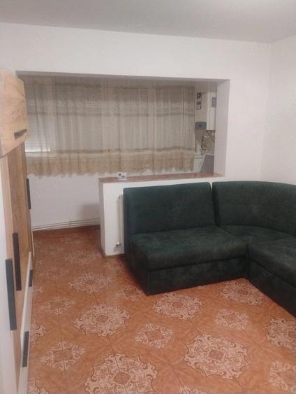 Apartament cu 2 camere nedecomandat în Obor