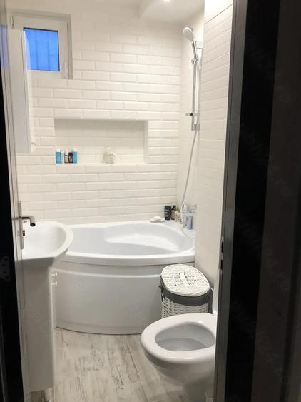 Apartament cu 3 camere decomandat în Ultracentral