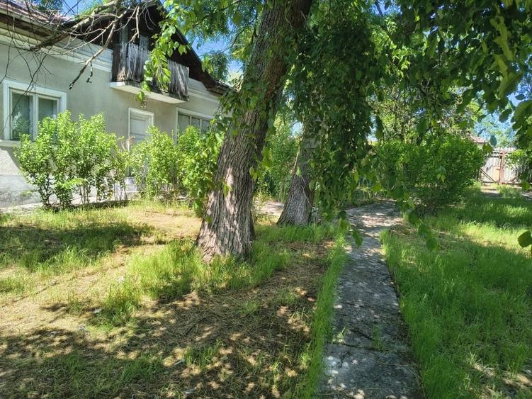 Casă individuală cu 3 camere cu Teren 3700 Mp în Ragu