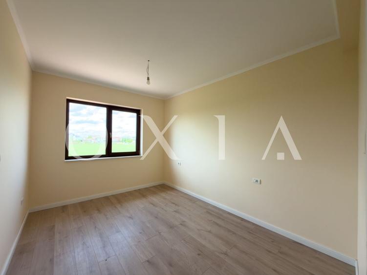 Duplex cu 5 camere cu Canalizare în Dumbrăvița