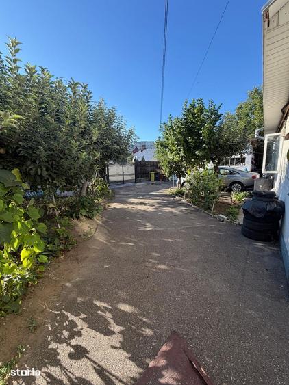Casă cu 8 camere cu Teren 600 Mp în Central