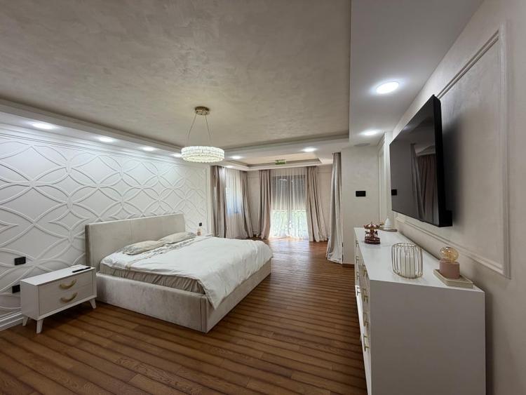 Casă individuală cu 5 camere cu Piscina în Exterior Vest