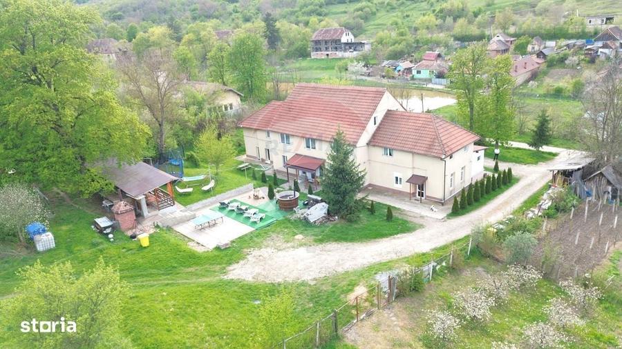 Spațiu comercial, de 710 mp, în Bazna